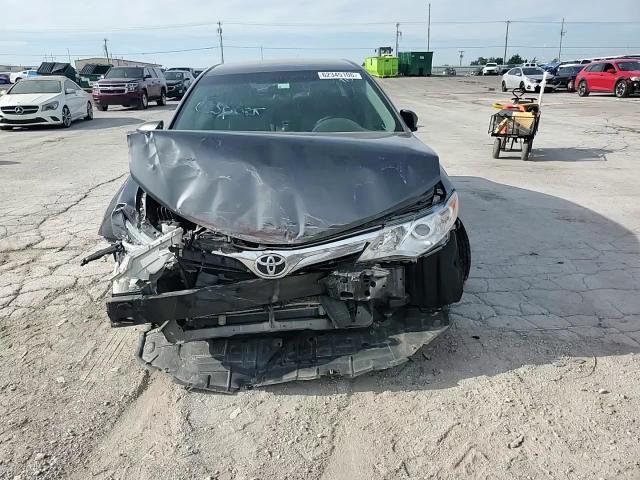 2014 Toyota Camry Le - zdjęcie 13