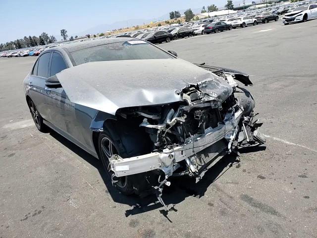 2019 Mercedes-Benz E 300 4Matic - zdjęcie 13