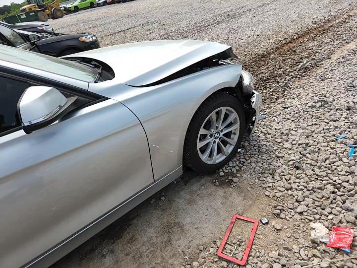 2016 BMW 320 Xi - zdjęcie 13