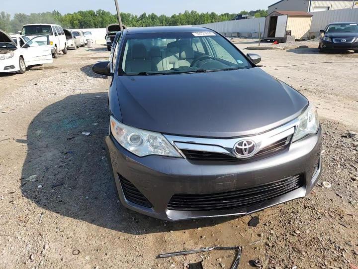 2014 Toyota Camry Le - zdjęcie 13