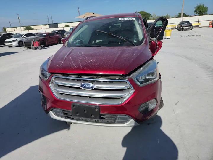 2017 Ford Escape Titanium - zdjęcie 14