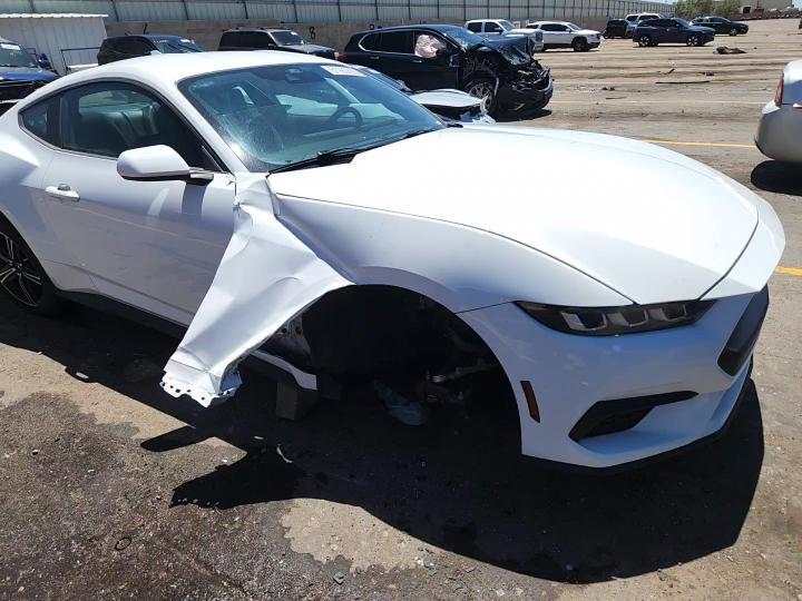 2024 Ford Mustang - zdjęcie 13