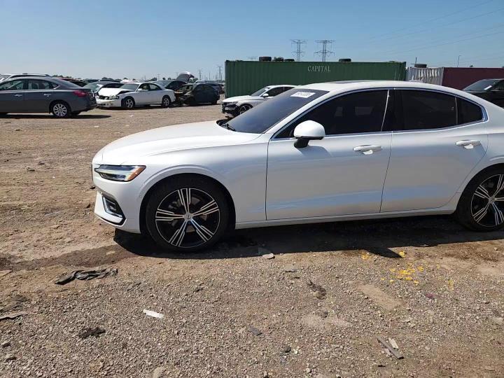 2022 Volvo S60 B5 Inscription - zdjęcie 13