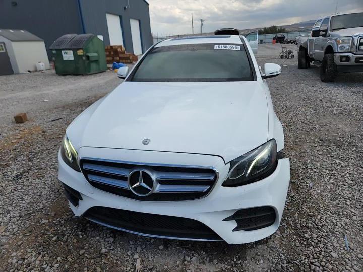 2017 Mercedes-Benz E 300 4Matic - zdjęcie 13