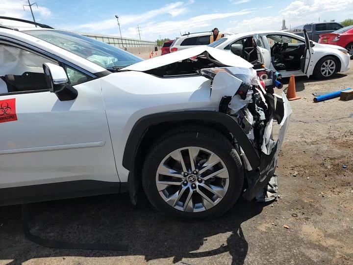 2024 Toyota Rav4 Xle Premium - zdjęcie 14