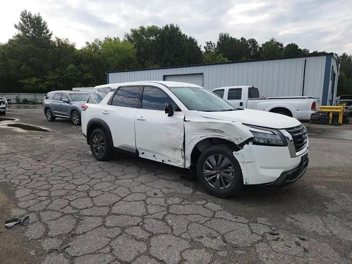 2025 Nissan Pathfinder S - zdjęcie 15