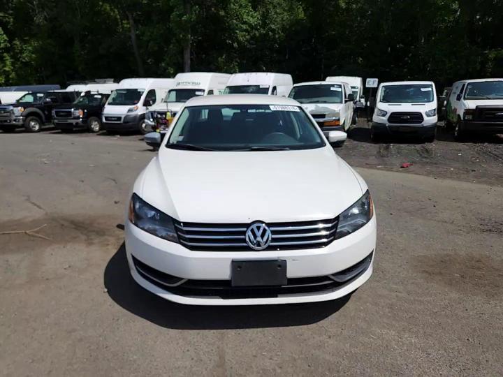 2015 Volkswagen Passat S - zdjęcie 14