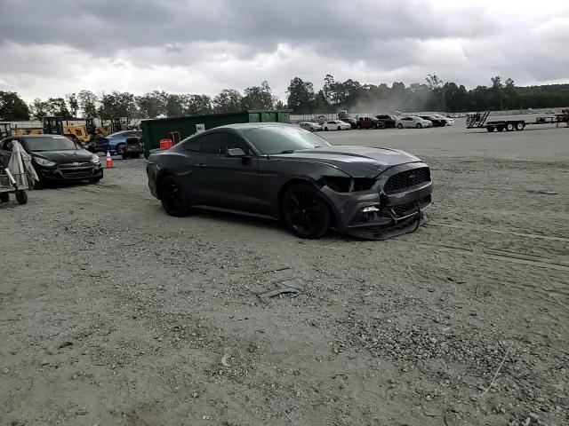 2016 Ford Mustang - zdjęcie 14