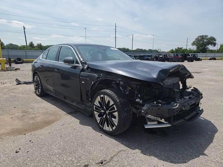 2024 BMW Seria 5 530i - zdjęcie 14