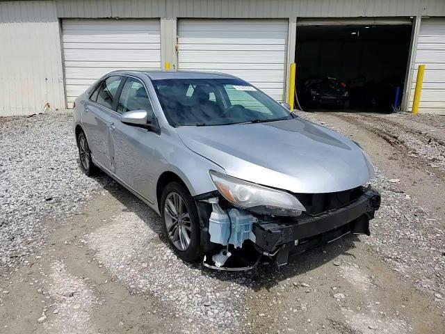 2017 Toyota Camry Se - zdjęcie 14