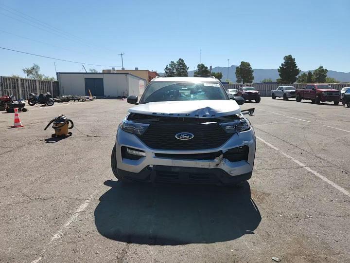 2023 Ford Explorer St-Line - zdjęcie 14
