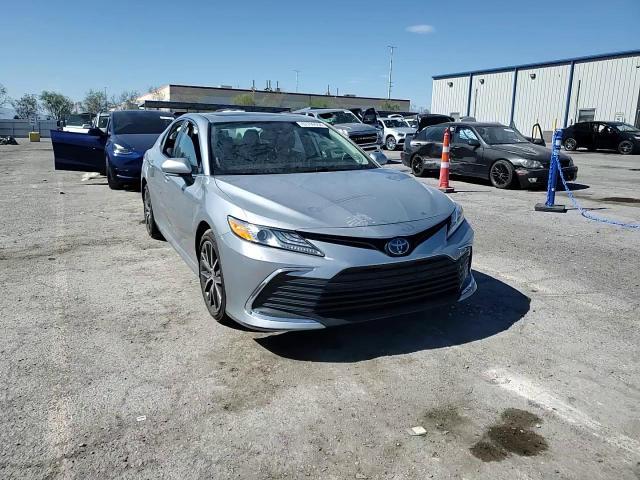 2023 Toyota Camry Xle - zdjęcie 13