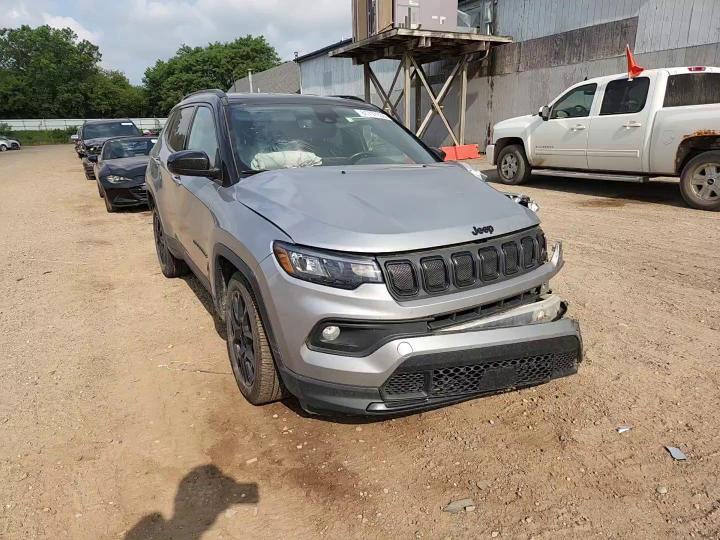 2022 Jeep Compass Latitude - zdjęcie 14