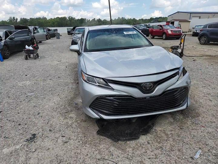 2018 Toyota Camry Le - zdjęcie 13
