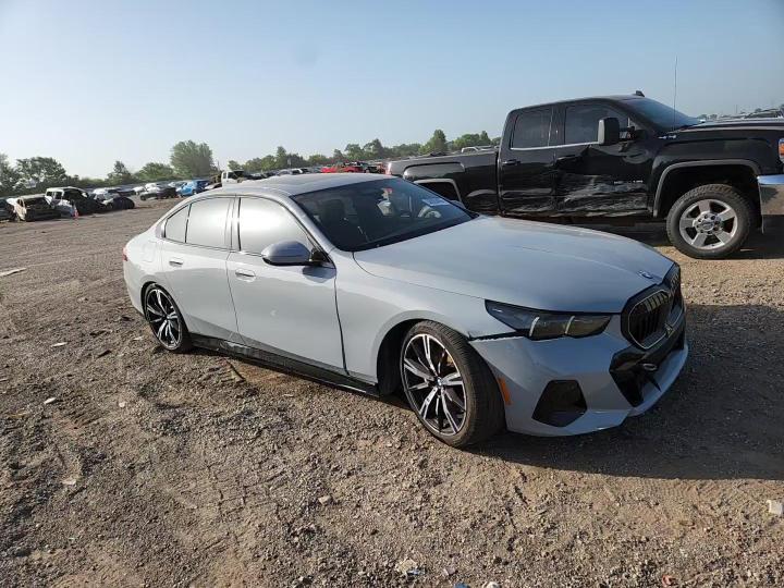 2024 BMW Seria 5 540i - zdjęcie 13