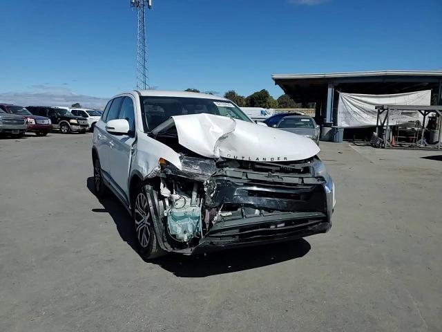 2016 Mitsubishi Outlander Se - zdjęcie 14