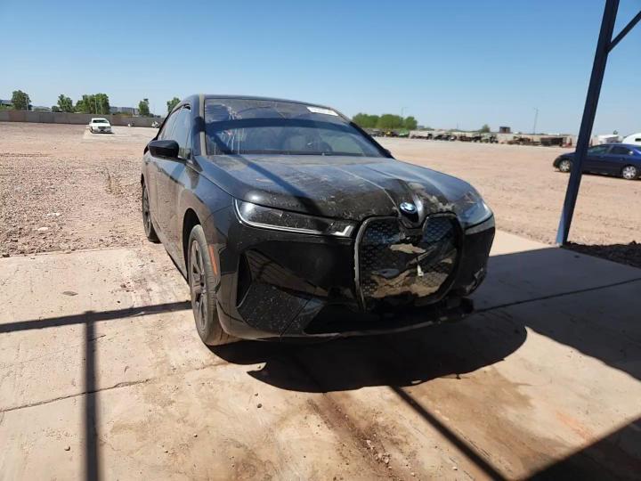 2025 BMW Ix xDrive50 - zdjęcie 14