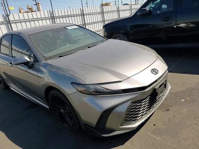 2025 Toyota Camry Se - zdjęcie 14