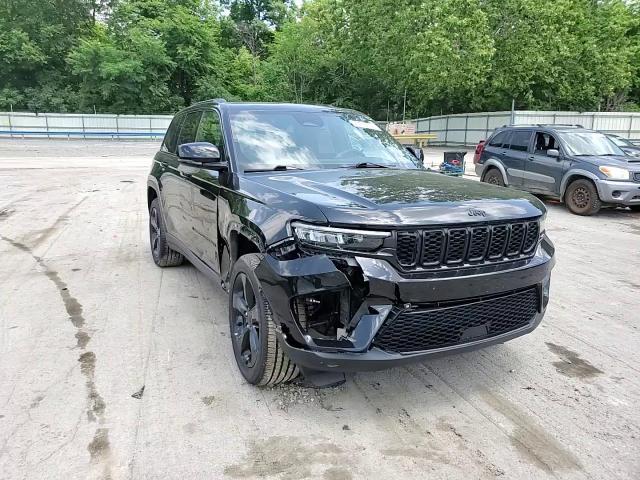 2025 Jeep Grand Cherokee Laredo - zdjęcie 14