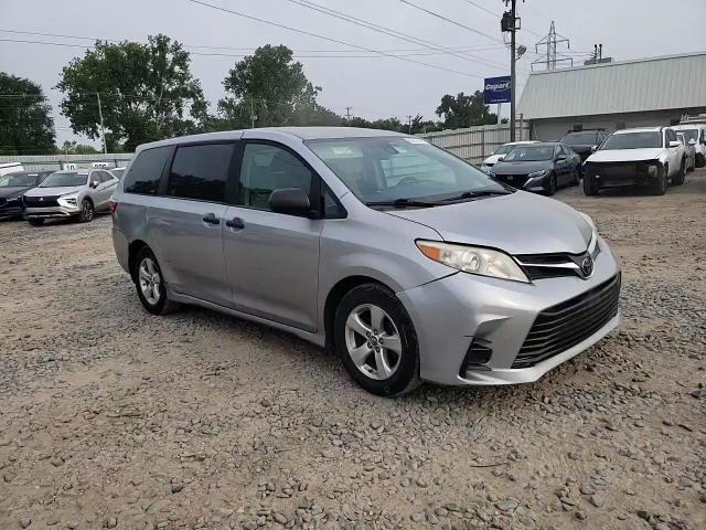 2018 Toyota Sienna L - zdjęcie 14