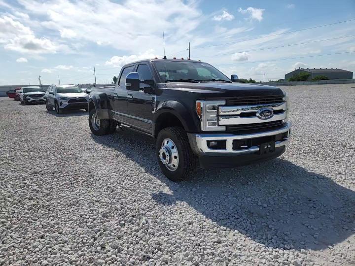 2019 Ford F450 Super Duty - zdjęcie 13