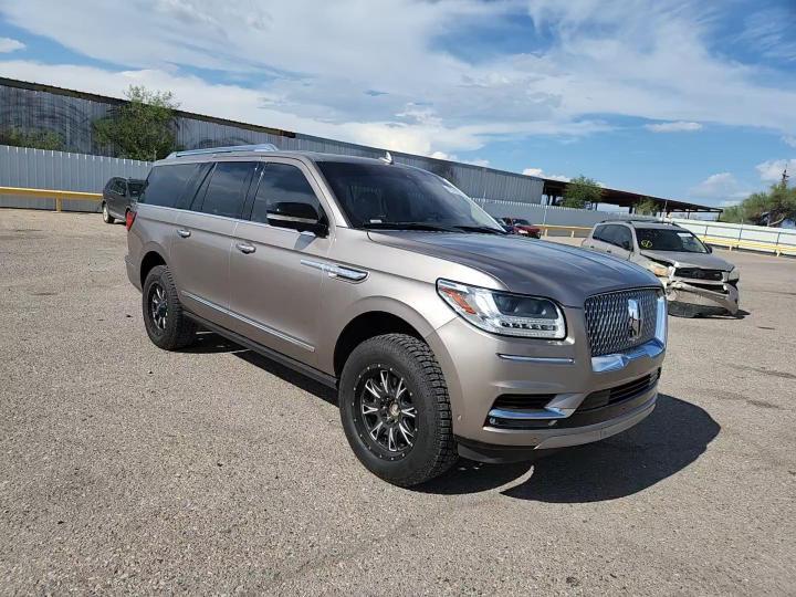 2018 Lincoln Navigator L Reserve - zdjęcie 14