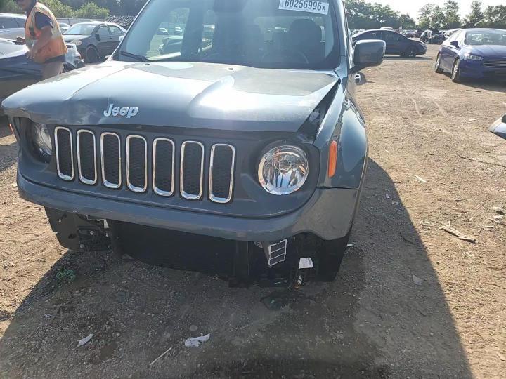 2017 Jeep Renegade Latitude - zdjęcie 13