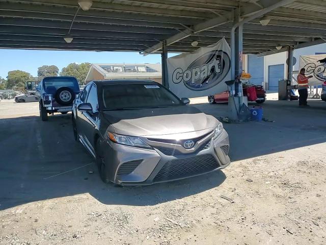 2020 Toyota Camry Se - zdjęcie 13