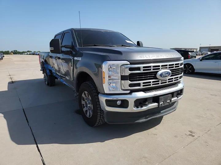 2024 Ford F250 Super Duty - zdjęcie 13
