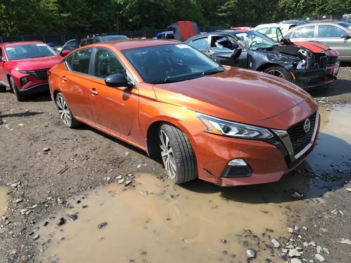 2022 Nissan Altima Sr - zdjęcie 13