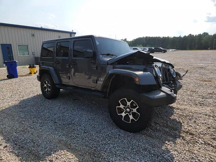 2017 Jeep Wrangler Unlimited Sahara - zdjęcie 14