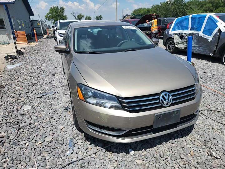 2015 Volkswagen Passat S - zdjęcie 13
