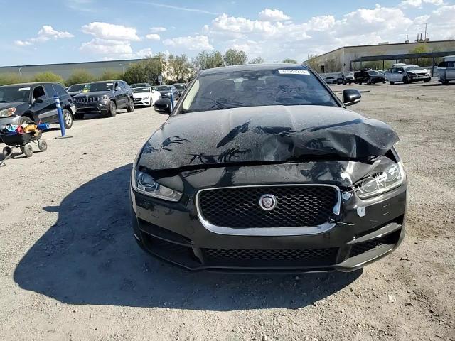 2017 Jaguar Xe Premium - zdjęcie 13
