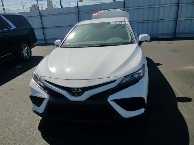 2023 Toyota Camry Se - zdjęcie 13