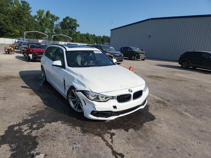 2017 BMW Seria 3 330i - zdjęcie 13