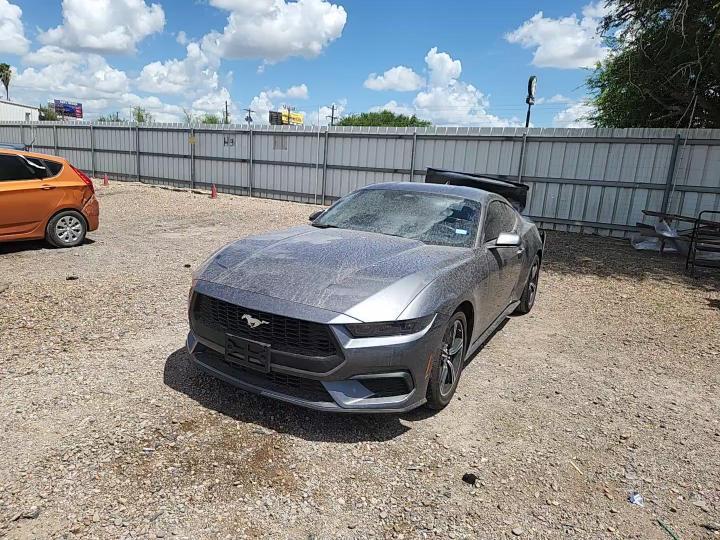 2025 Ford Mustang - zdjęcie 13