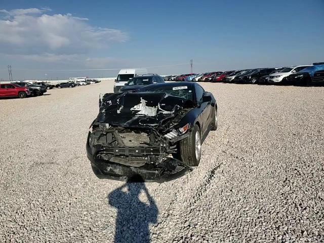 2017 Ford Mustang - zdjęcie 14