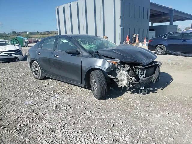 2021 Kia Forte Fe - zdjęcie 14