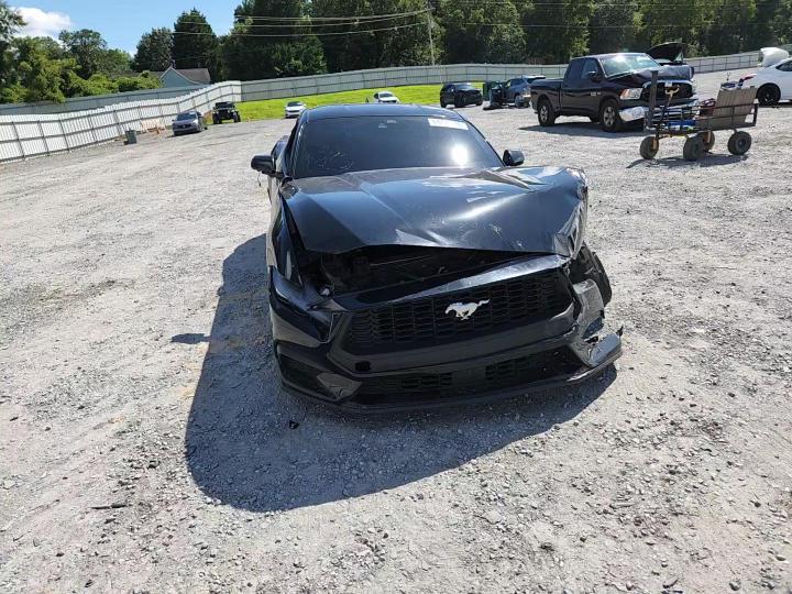 2024 Ford Mustang - zdjęcie 13