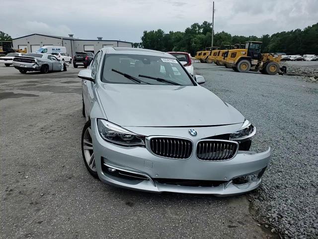 2019 BMW Seria 3 330i - zdjęcie 13