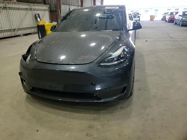 2025 Tesla Model Y - zdjęcie 13