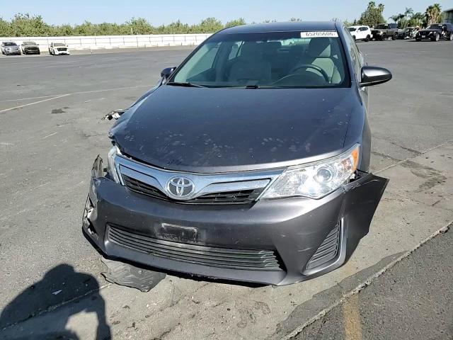 2014 Toyota Camry Le - zdjęcie 13