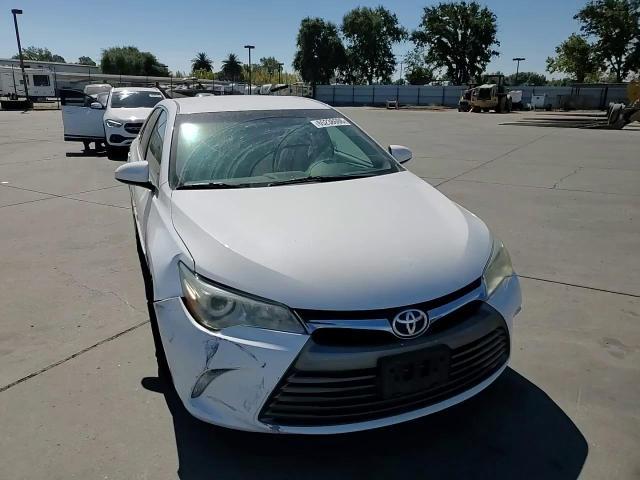 2016 Toyota Camry Le - zdjęcie 13