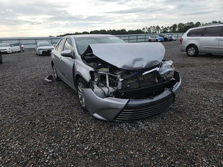2015 Toyota Camry Hybrid Xle - zdjęcie 13