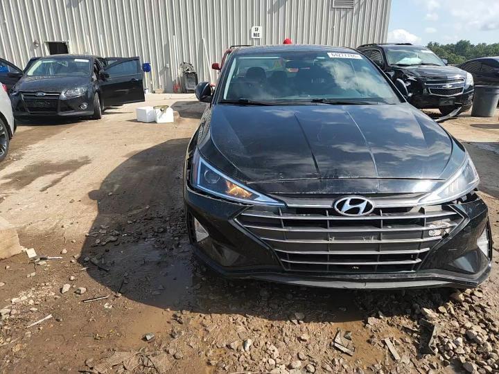 2019 Hyundai Elantra Se - zdjęcie 13