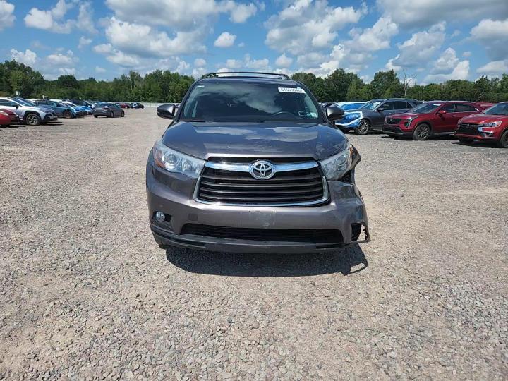 2016 Toyota Highlander Le Plus - zdjęcie 14