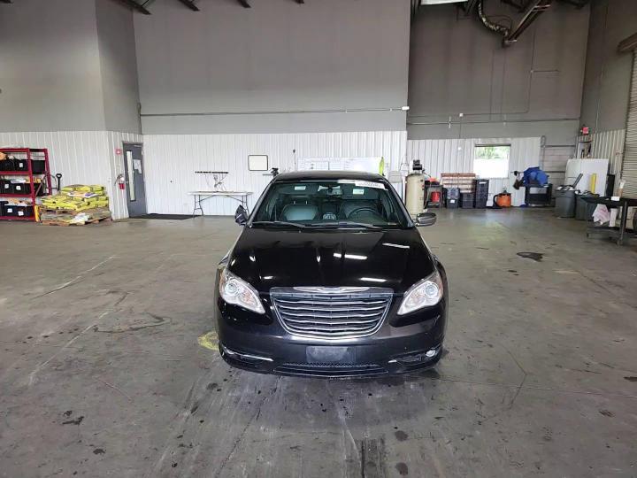 2014 Chrysler 200 Limited - zdjęcie 14