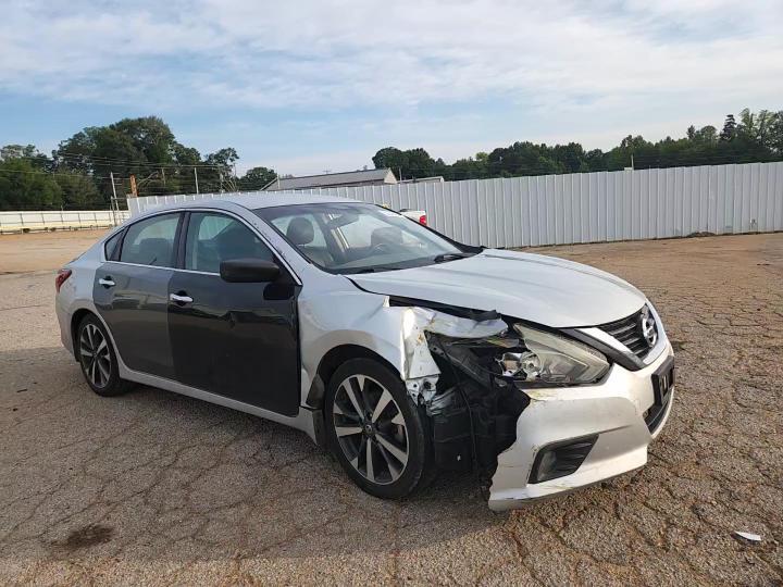 2017 Nissan Altima 2.5 Sr - zdjęcie 13