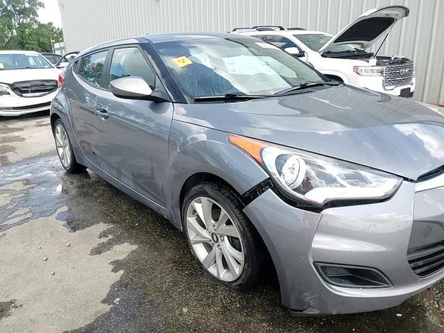 2016 Hyundai Veloster Base - zdjęcie 13