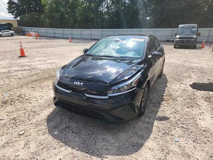 2023 Kia Forte Lxs - zdjęcie 13